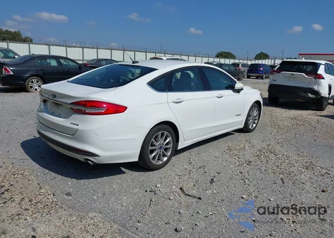 2017 Ford Fusion Hybrid S z USA, uszkodzony, nr VIN 3FA6P0UU9HR286449